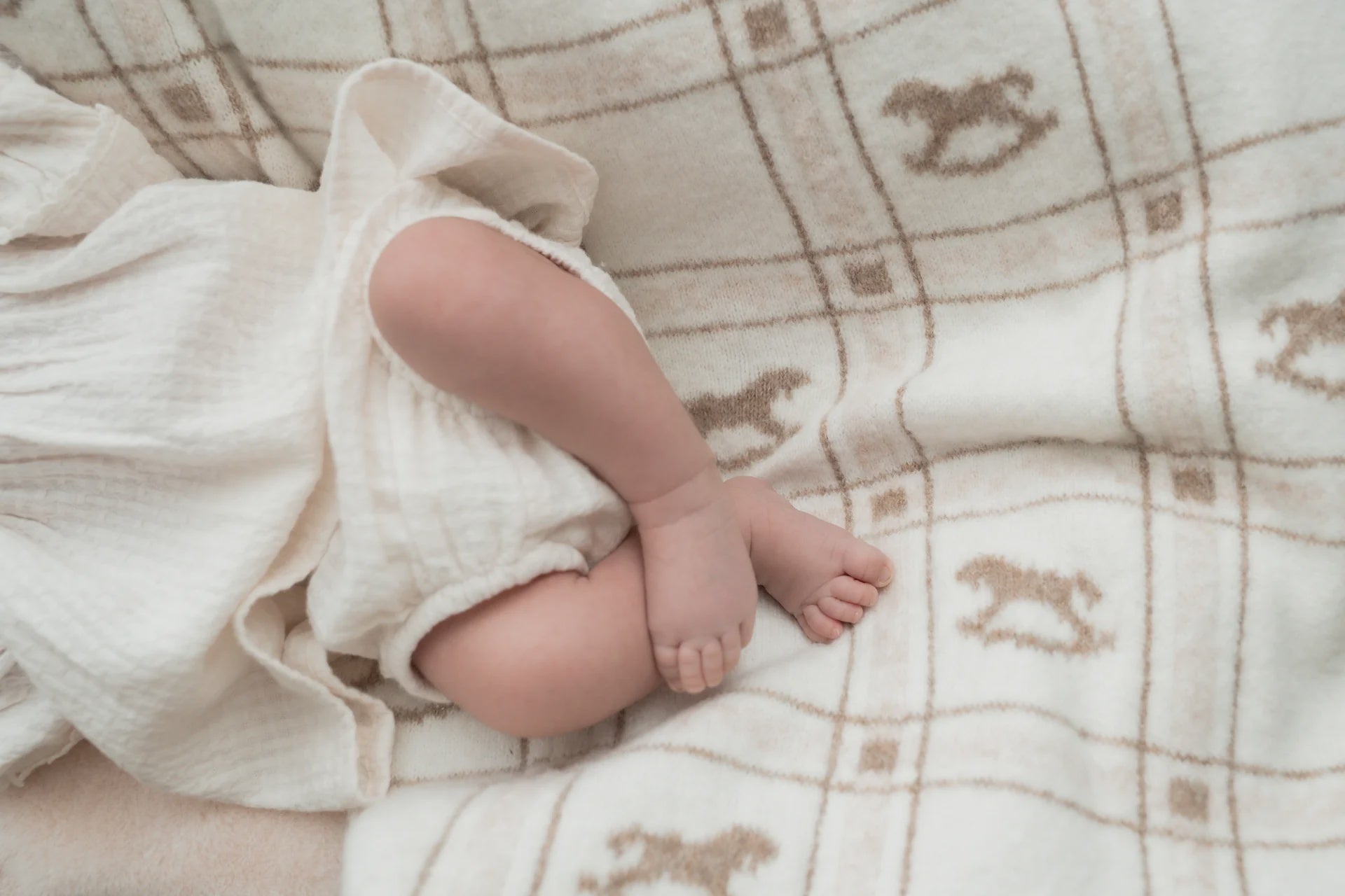 Pop Ya Tot Rocking Horse Knitted Blanket