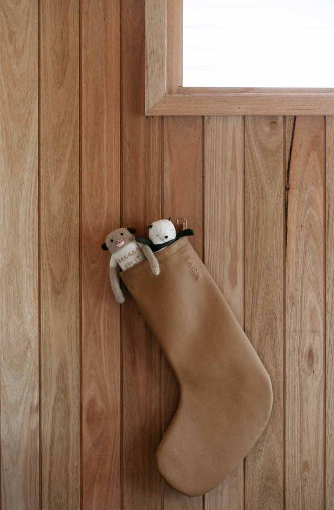 Baisik Santa Stocking (tan)