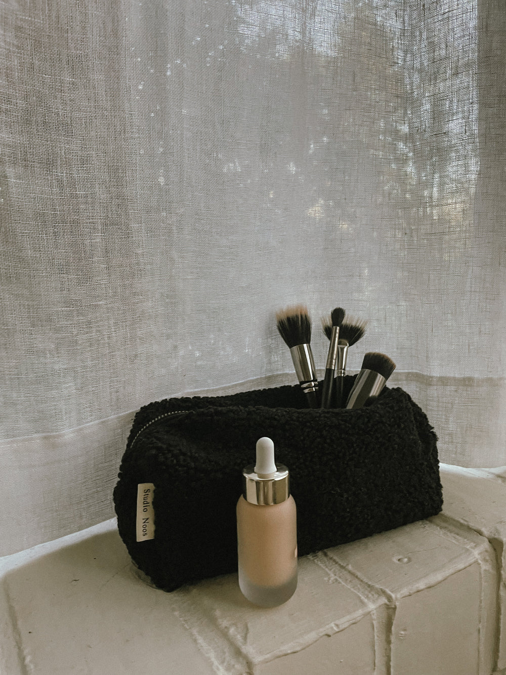 Studio Noos Teddy Pouch (black)