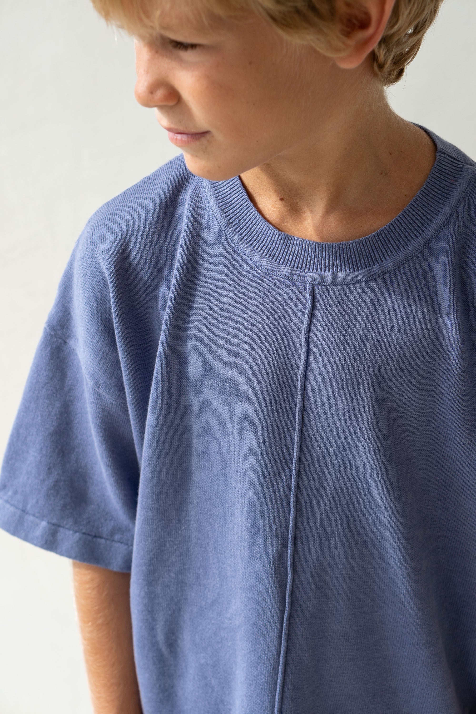 Illoura Thin Knit Tee (dusk)