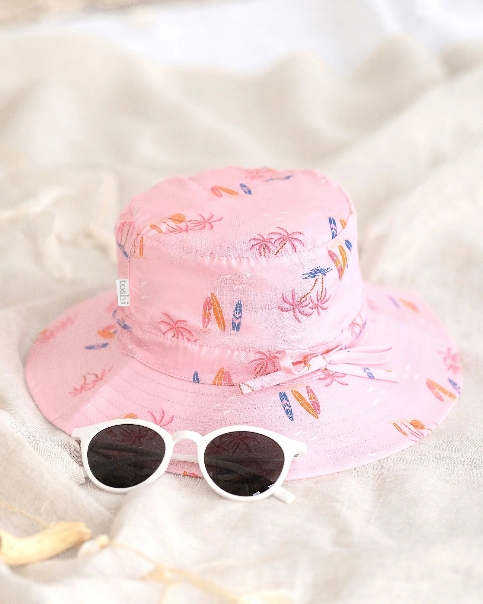 Toshi Sunhat Dreaming (sunrise)