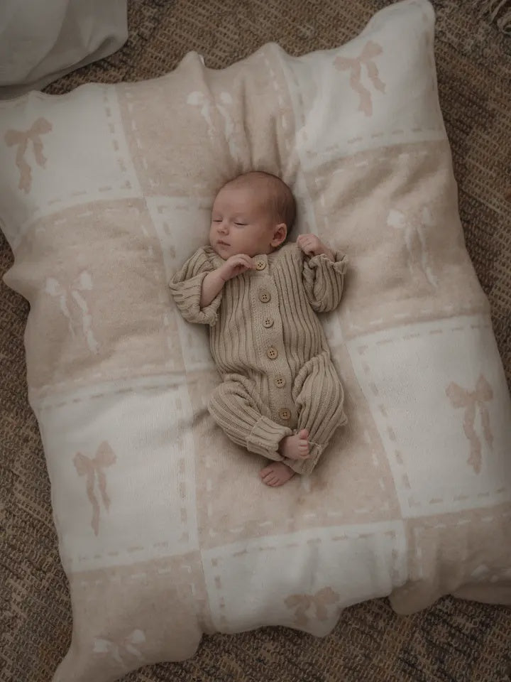 Pop Ya Tot Bow Peep Knitted Blanket