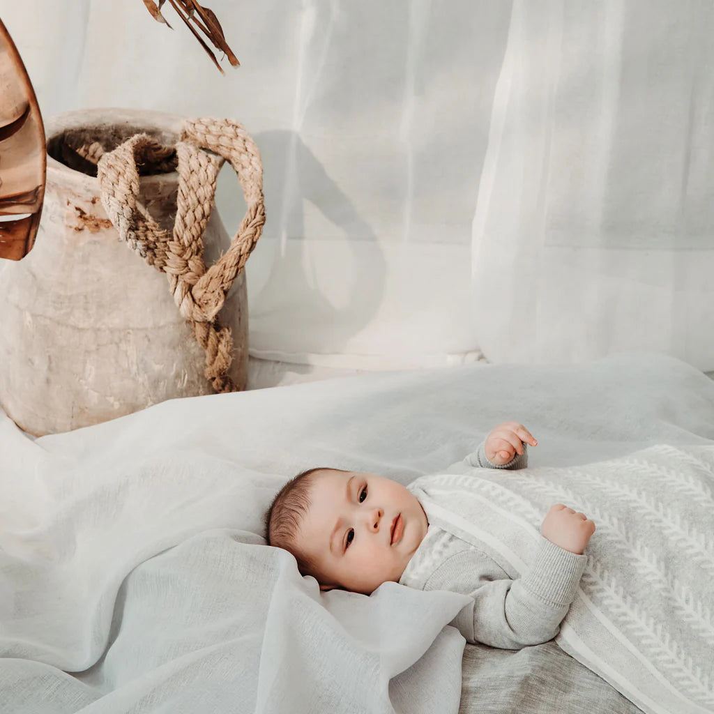 Jujo Baby Feathered Line Jacquard Shwrap (silver/ecru)