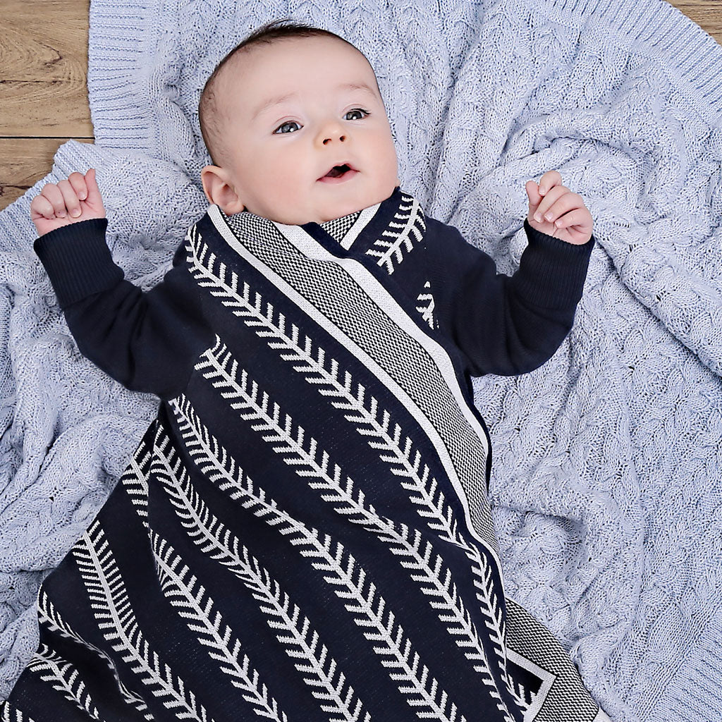 Jujo Baby Feathered Line Jacquard Shwrap (navy/ecru)