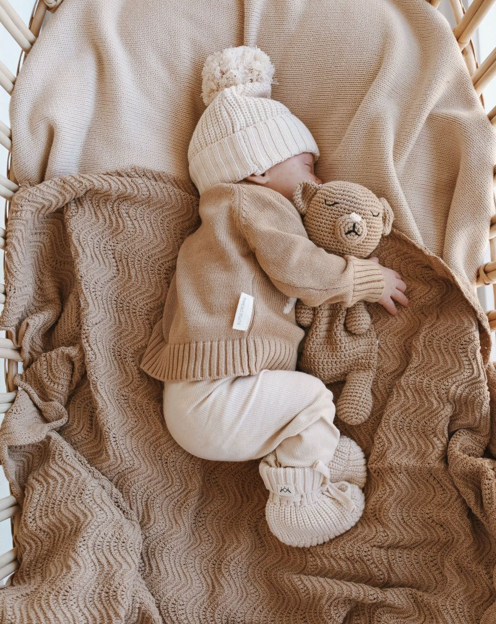 3 Little Crowns Textured Knit Beanie (oat)