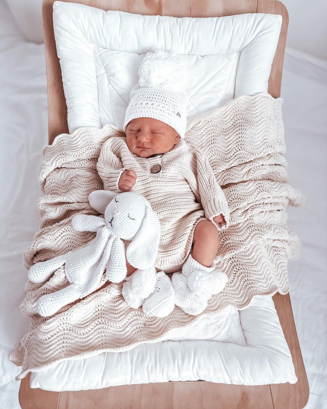 3 Little Crowns Wave Blanket (oat)