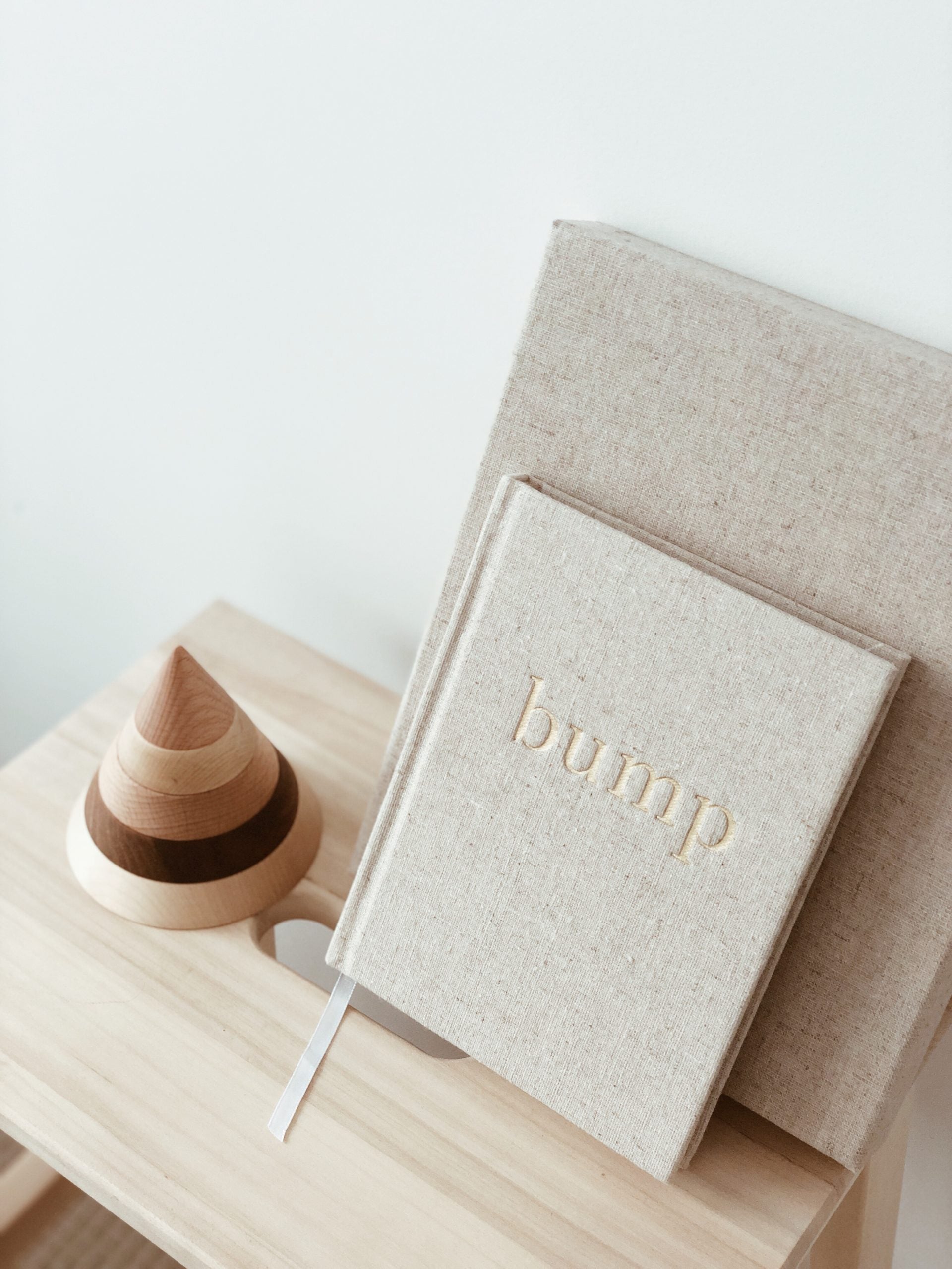 Write To Me Bump - A Pregnancy Story (linen)
