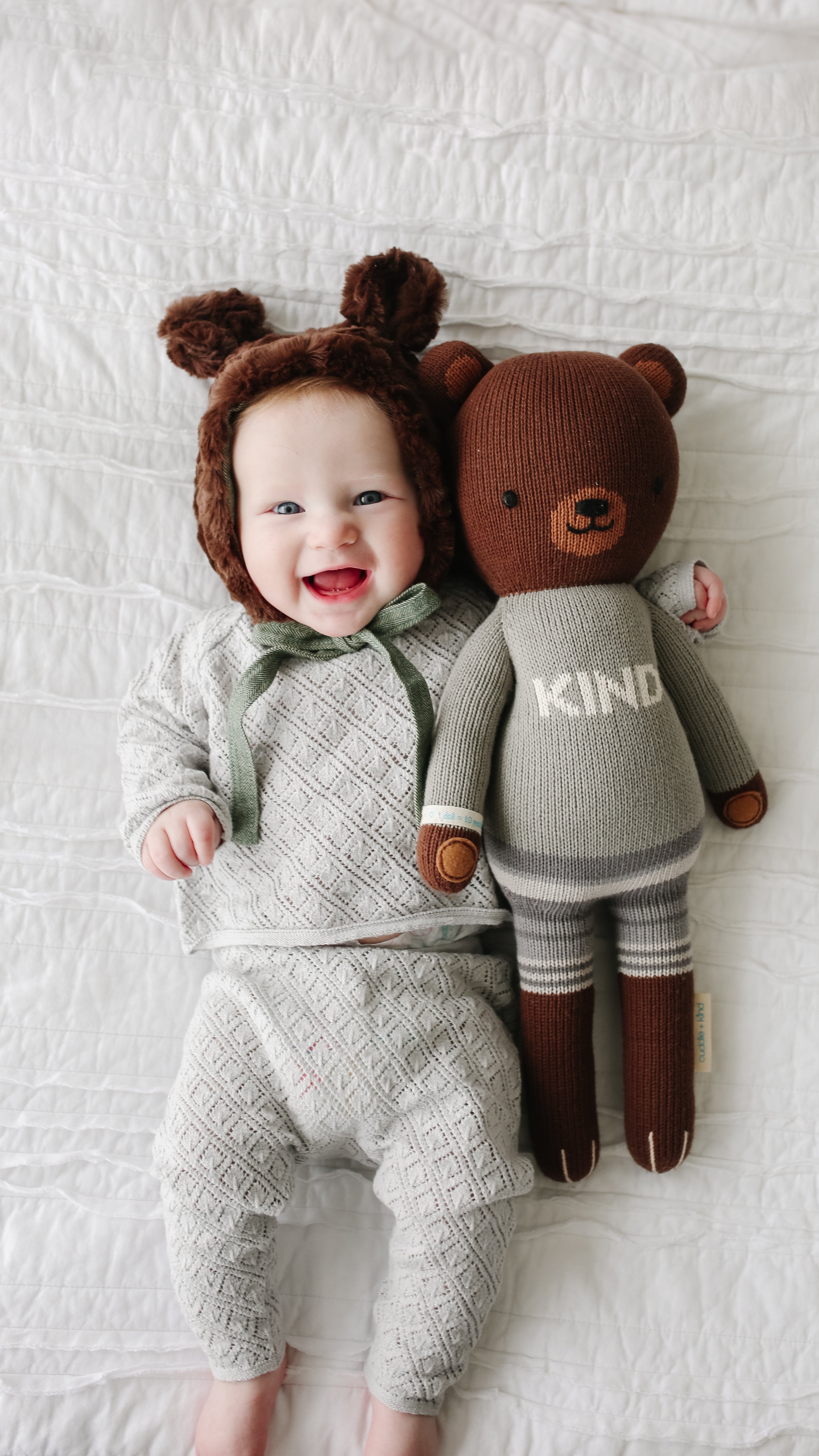 Cuddle and Kind Oliver the Bear