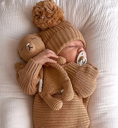 3 Little Crowns Textured Knit Beanie (coco)