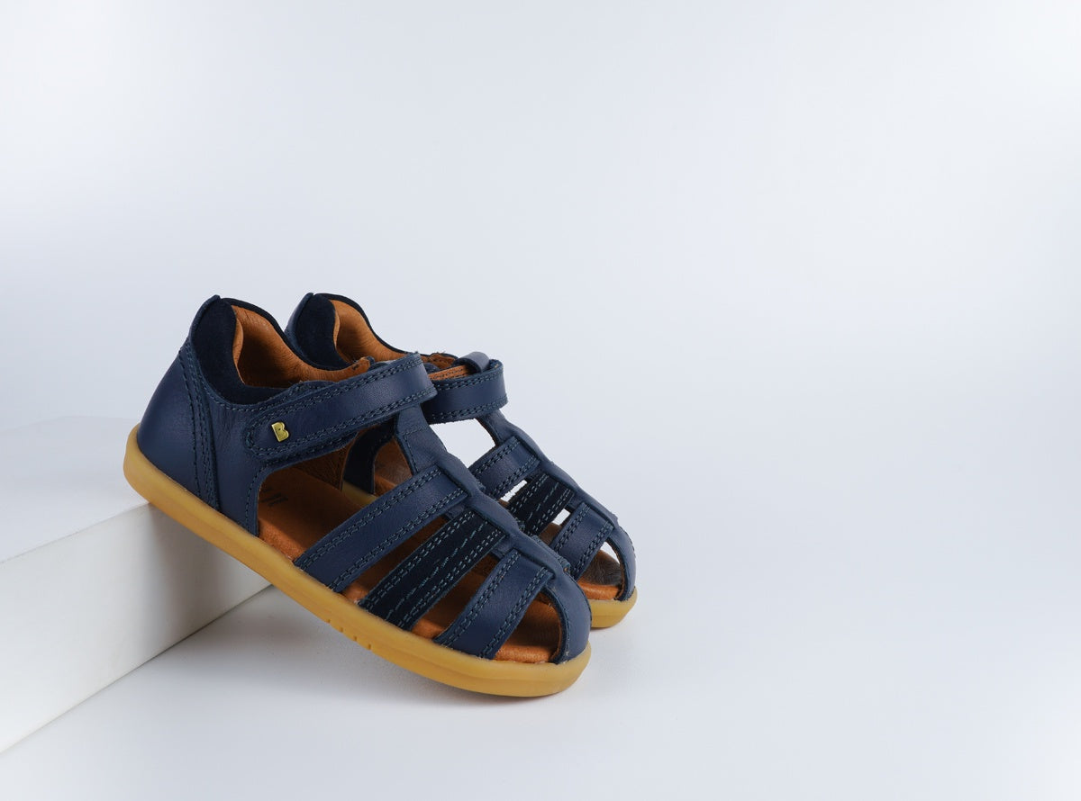 Bobux Step Up Roam closed sandal (navy)