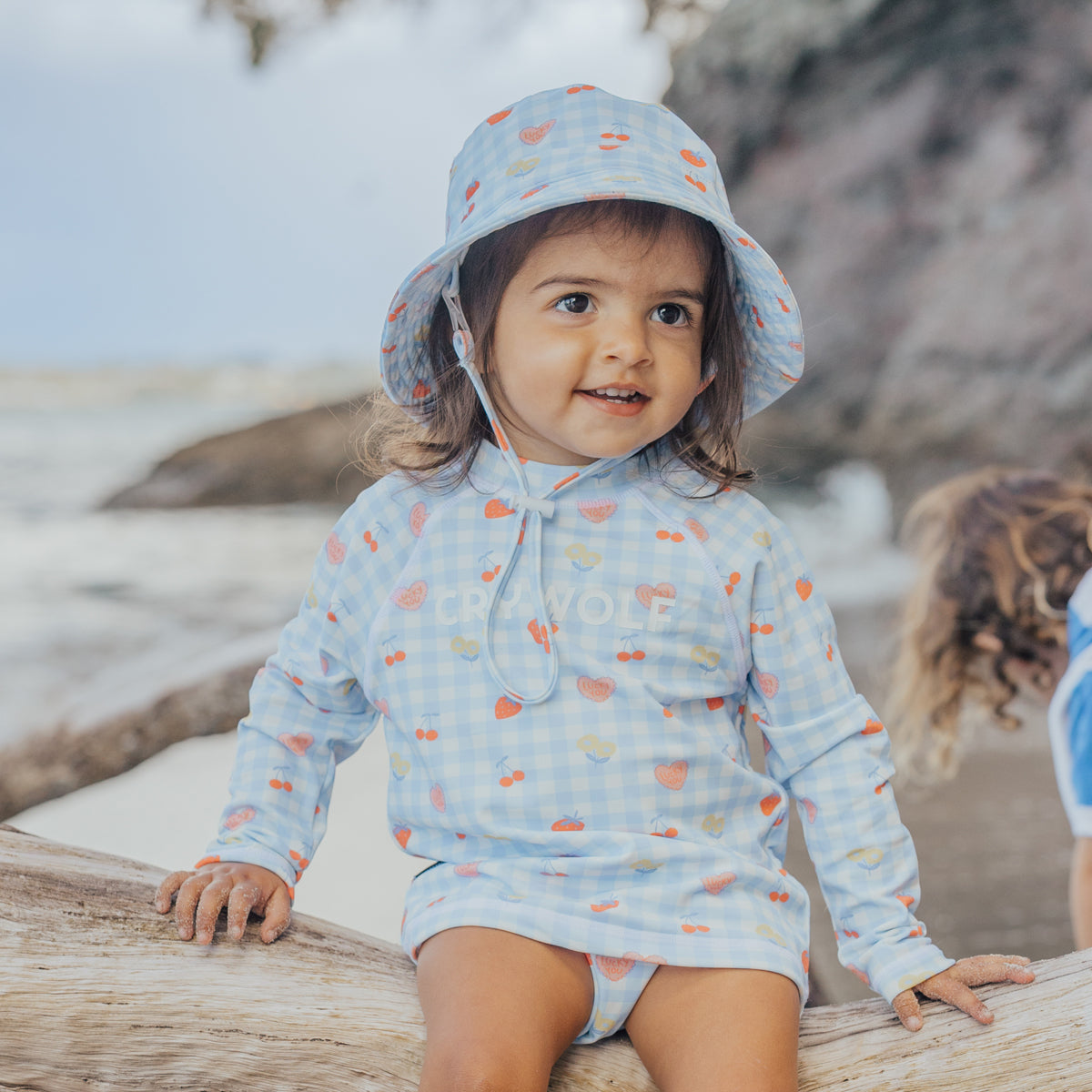 Crywolf Swim Bucket Hat (lucky picnic)
