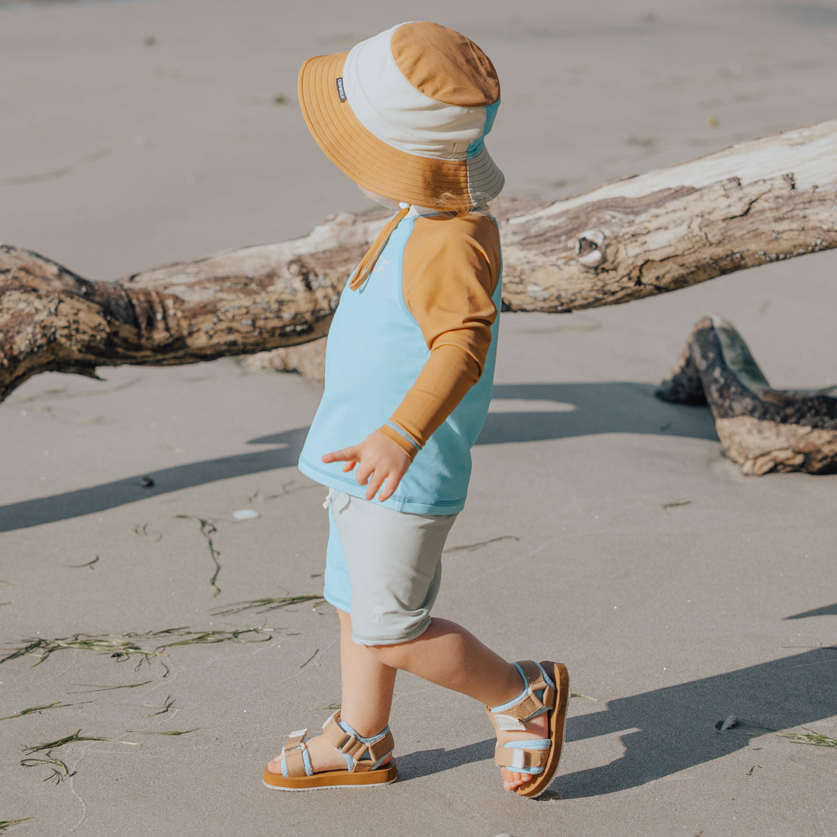 Crywolf Swim Bucket Hat (ocean colour block)