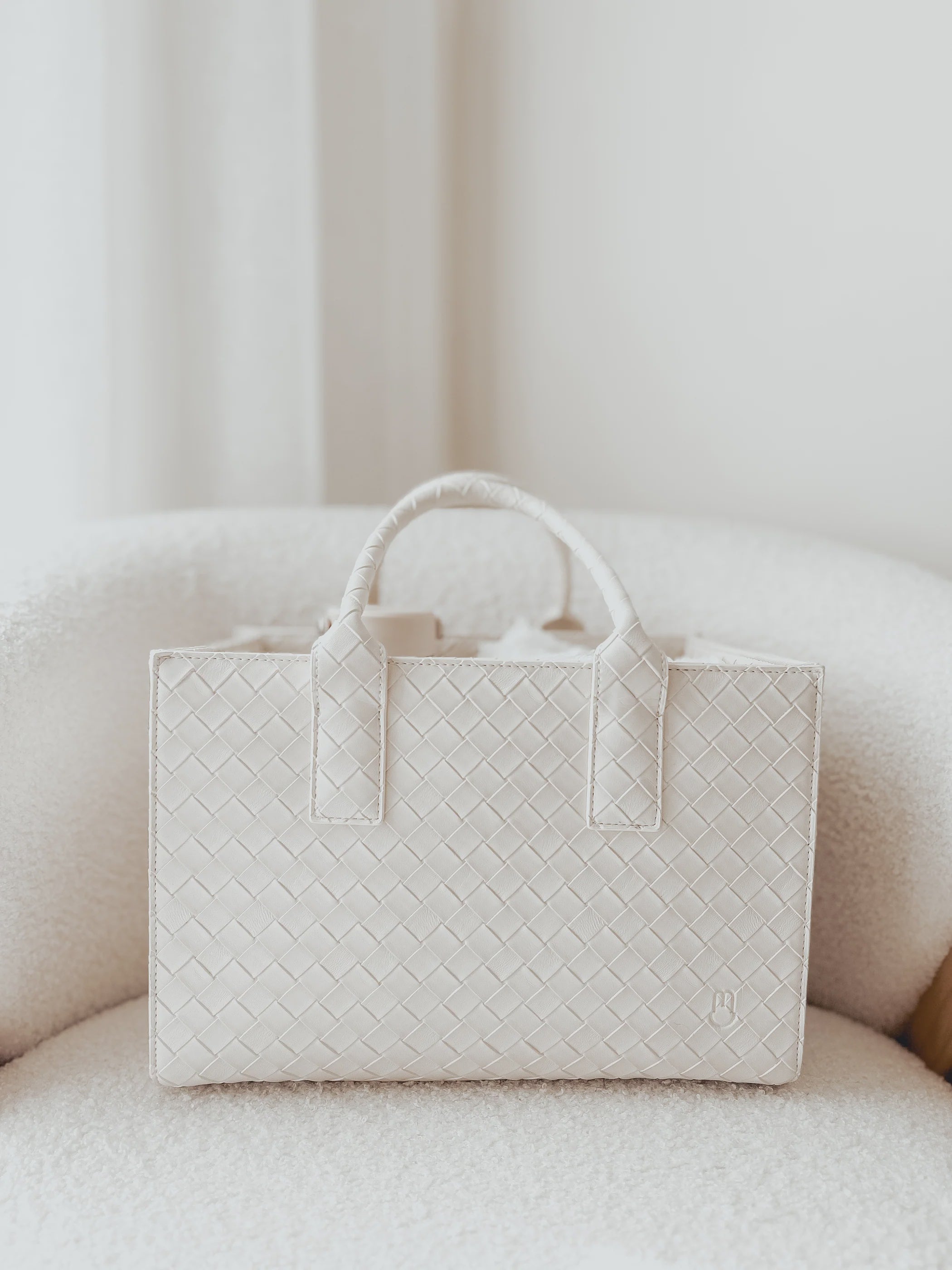 Bunnie Caddie The Mini Edition Off White