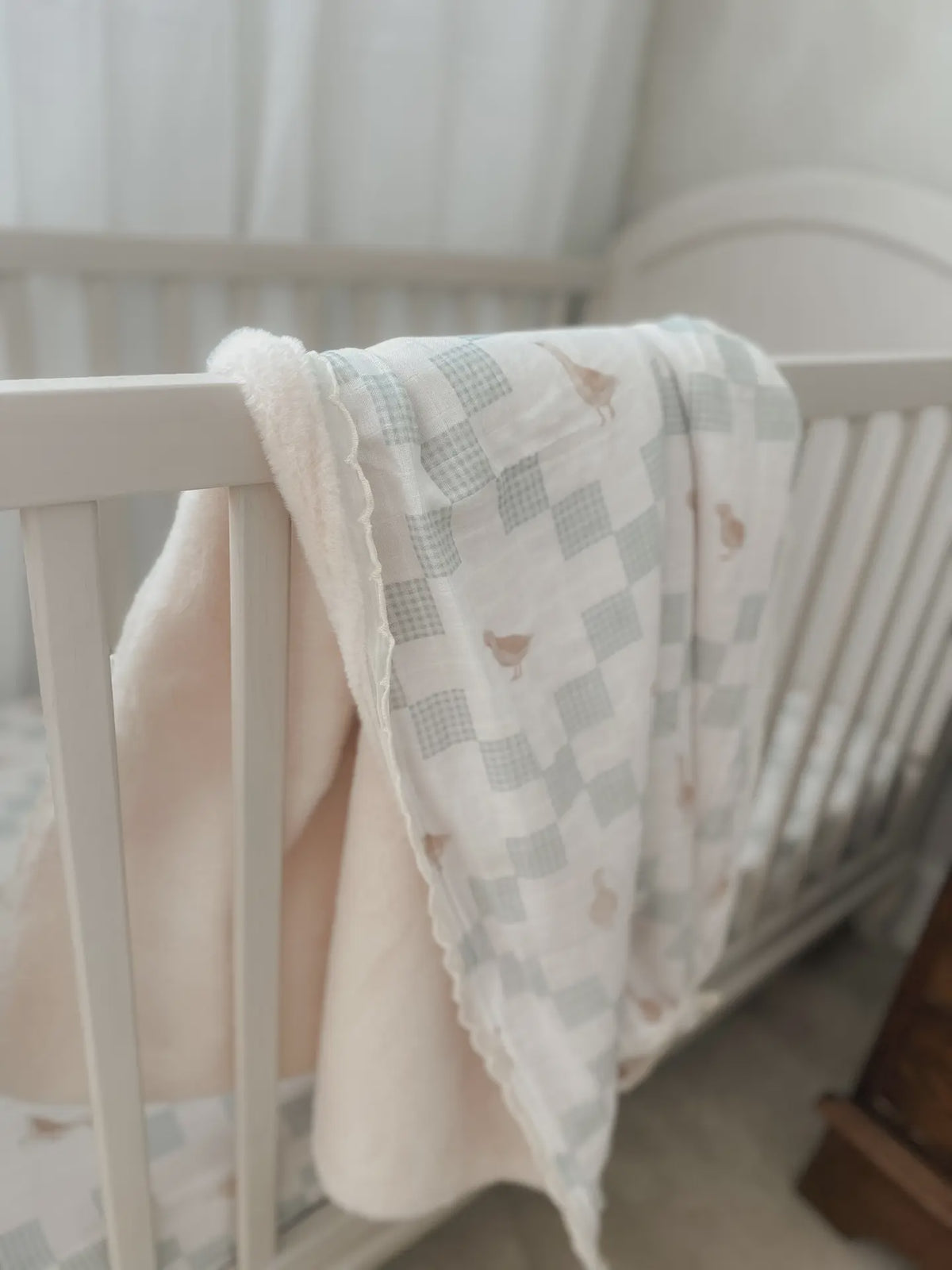 Pop Ya Tot Goosey Gander Fur Lined Cot Blanket