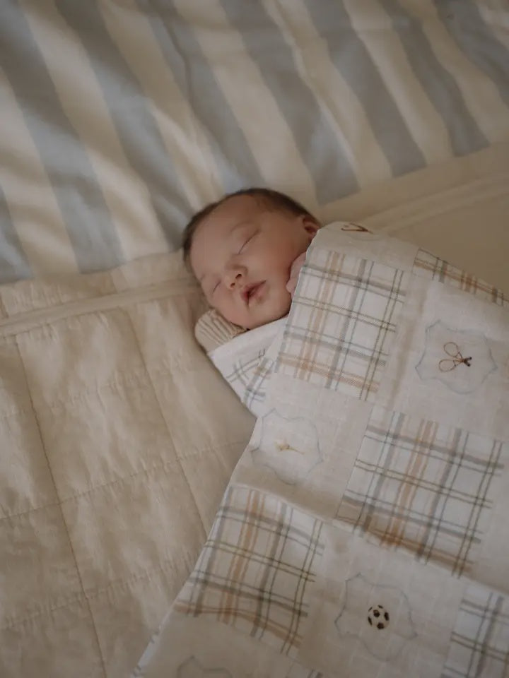 Pop ya tot Old Sport Swaddle