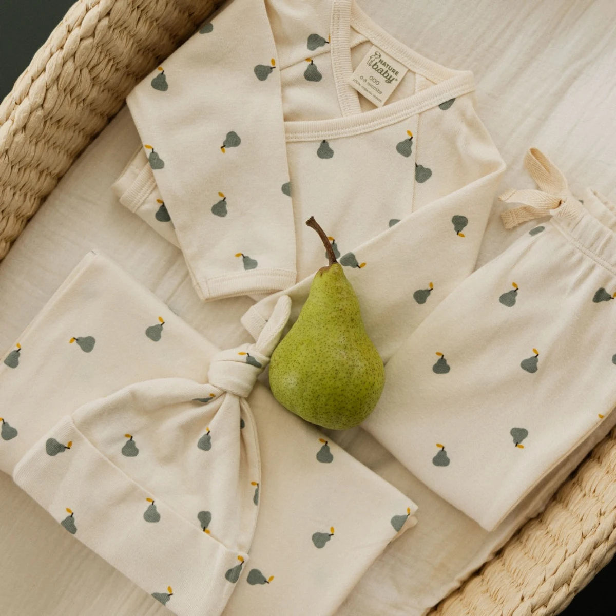 Nature Baby Welcome Home Bundle (petite pear)