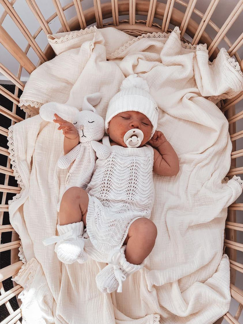 3 Little Crowns Textured Knit Booties (ivory)