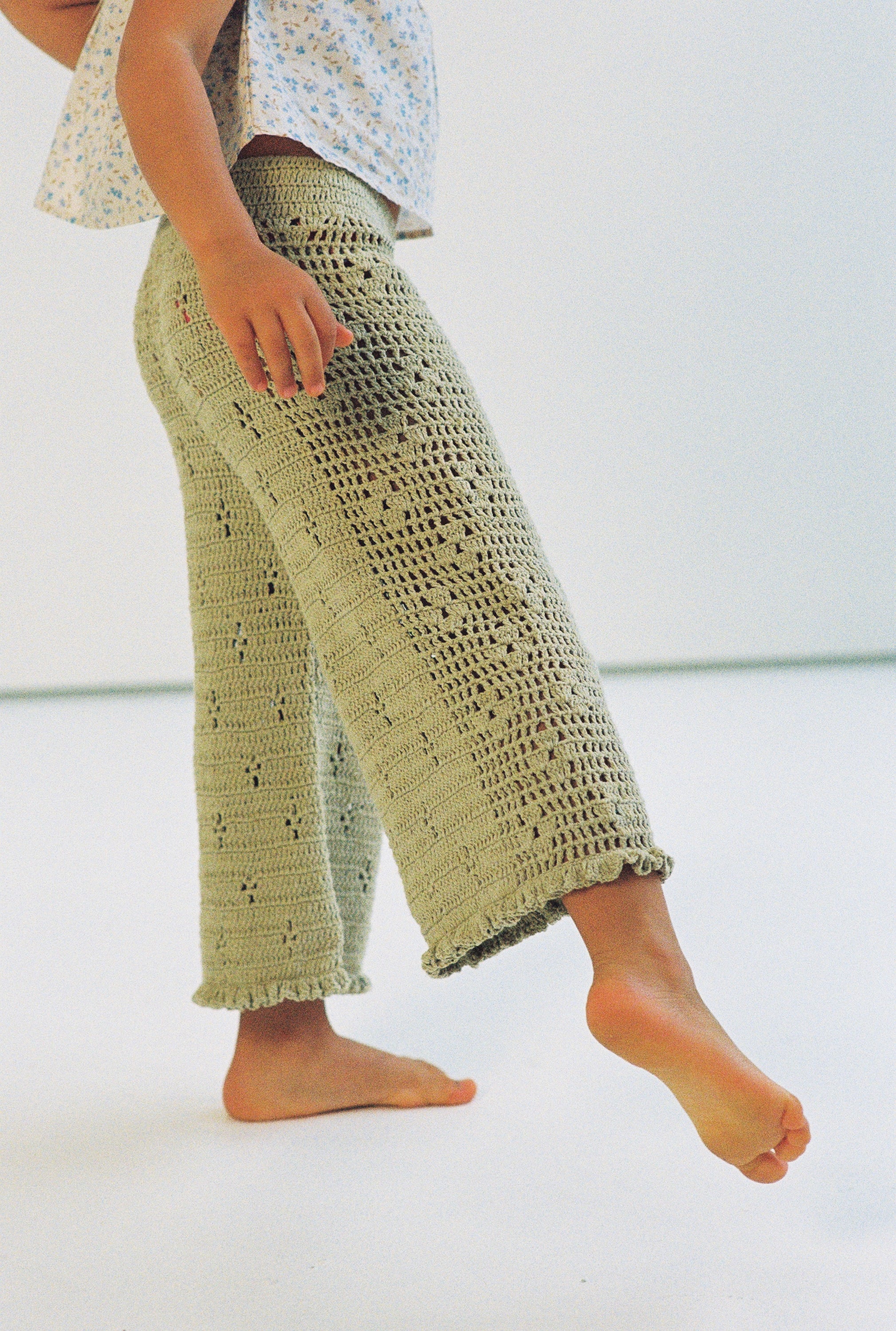 Illoura Filet Crochet Pants (moss)